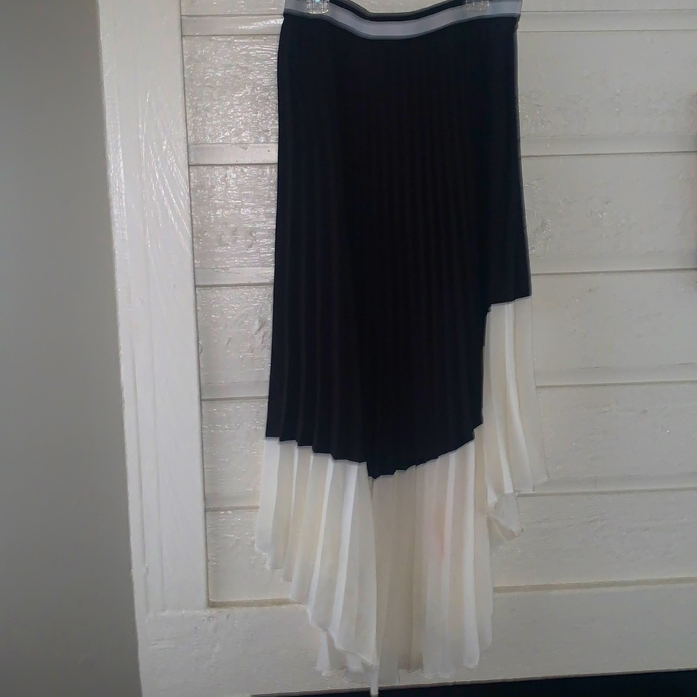 Flowy black and white midi skirt.